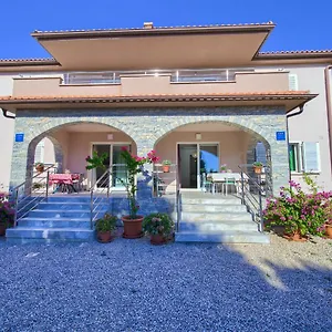 Stela Apartment