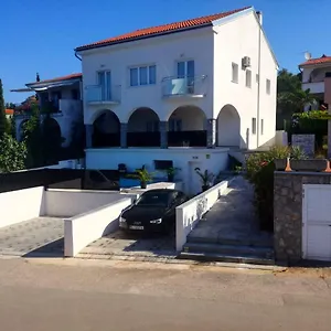 Infinity Pinezići